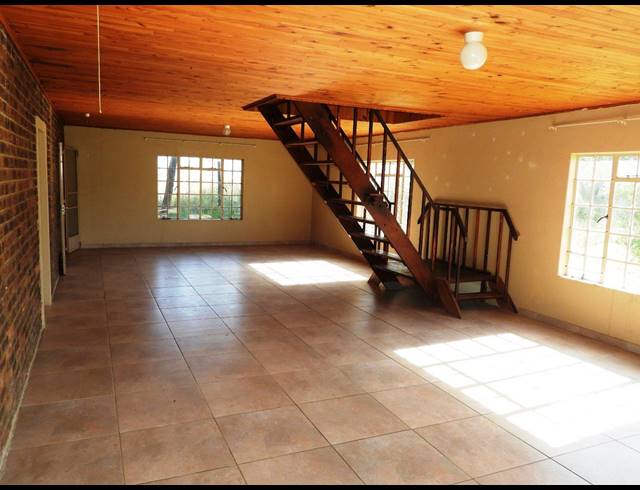 9.30HA FARM FOR SALE IN ZOEKFONTEIN